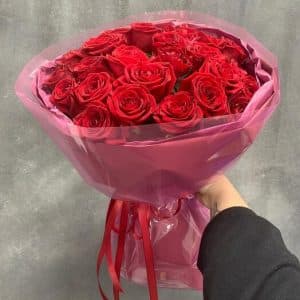 Шикарные 25 красных роз — купить с доставкой цветов в Самаре